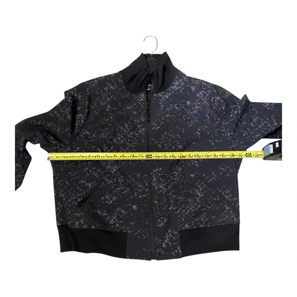 💐NWT Lane Bryant Black Bomber Jacket with Ribbed Details - Picture 3 of 12